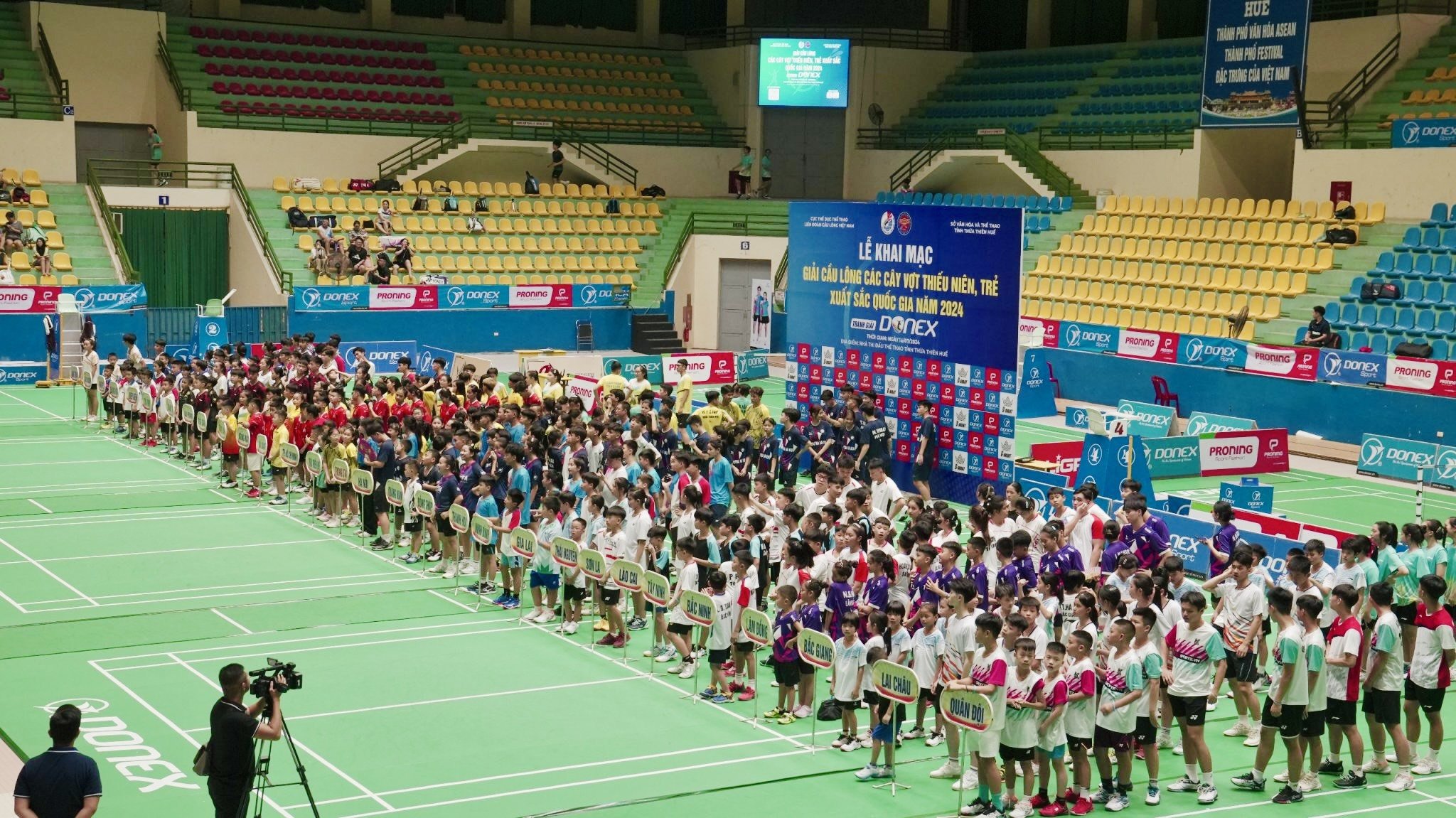 Lebih dari 400 pemain tenis siap untuk turnamen tenis junior dan remaja berprestasi tahun 2024 - Foto 1.